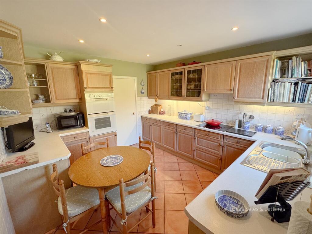 7 Poplars Farm Rd BS-21.jpg