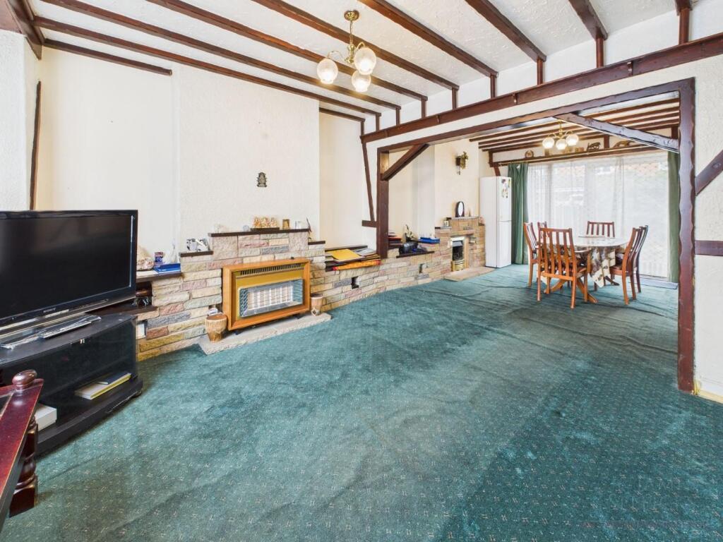 Sitting/Dining Room