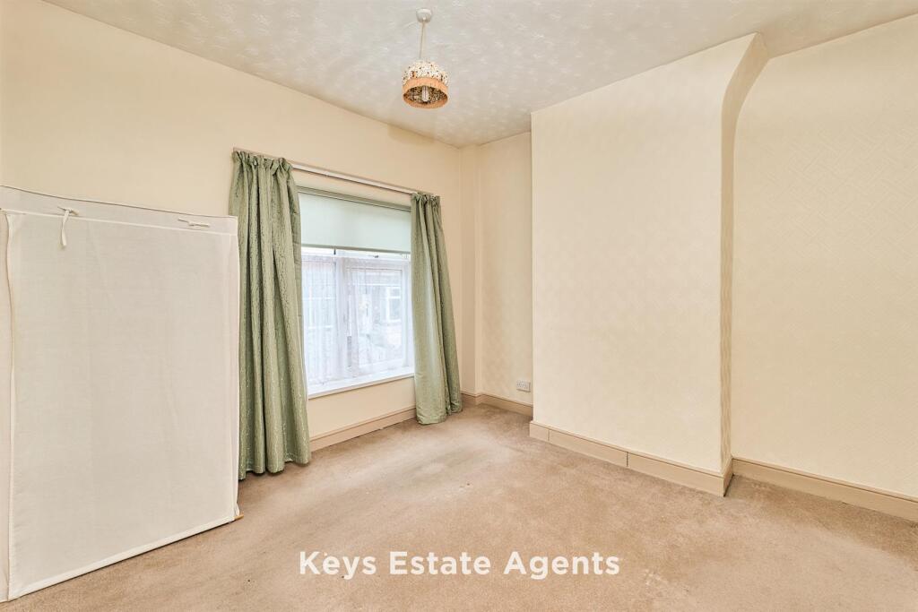 FRONT BEDROOM