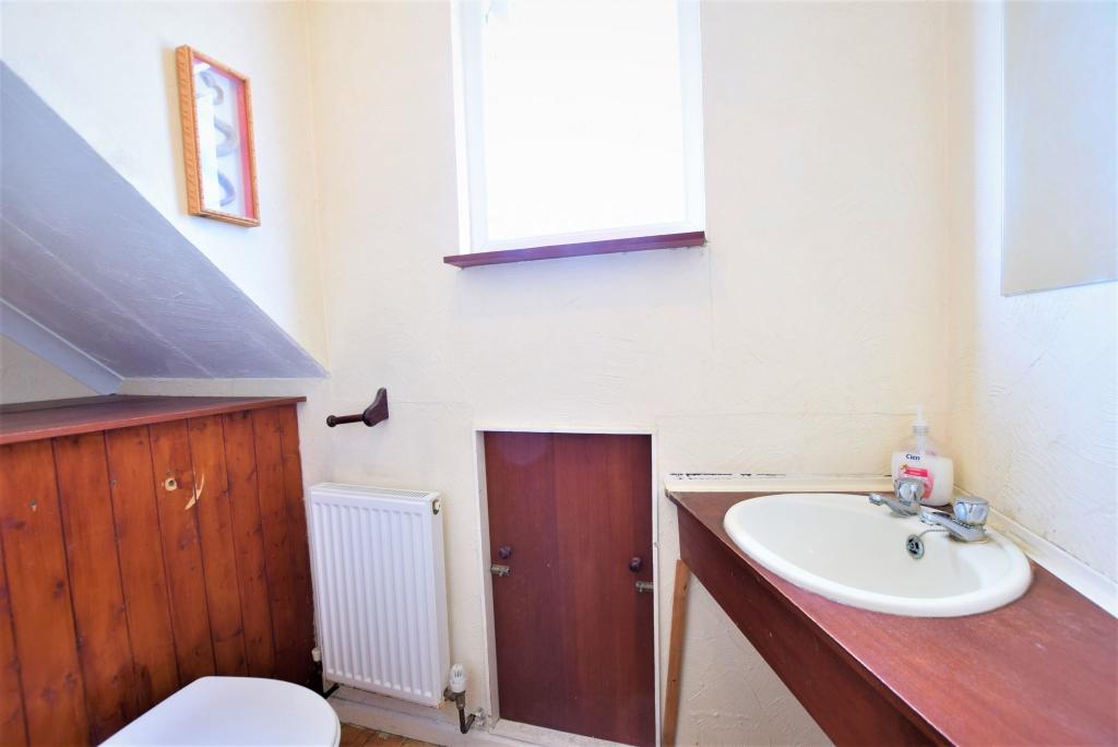 FIRST FLOOR WC