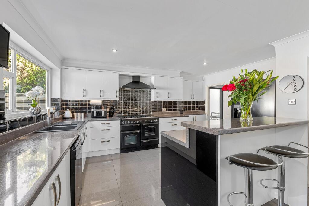 Kitchen-Breakfast Room