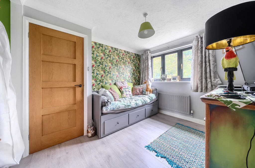 1342967-5-68a7463...