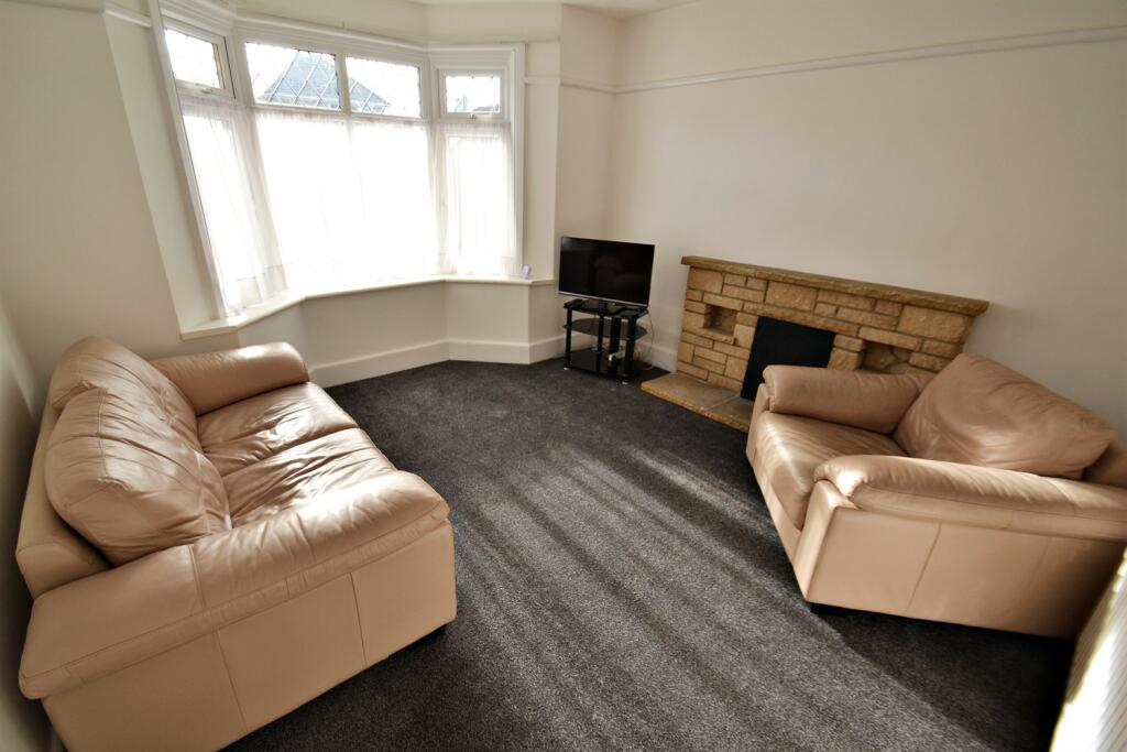 Reception Room/Bedro