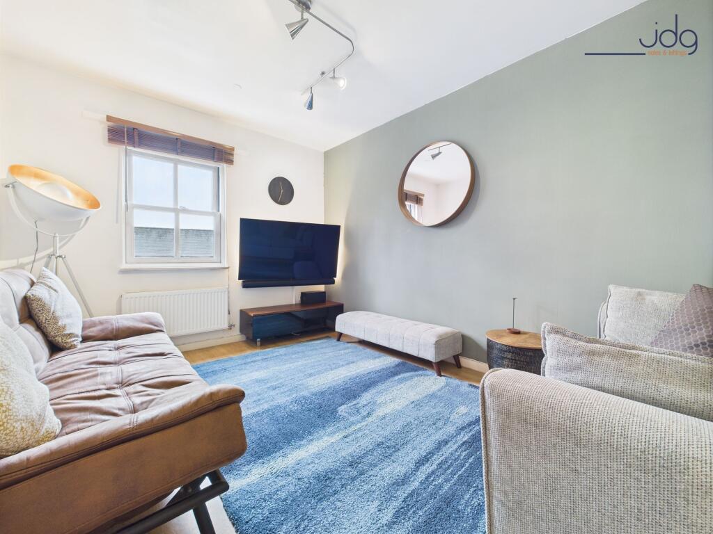 Sitting Room / Bedroom