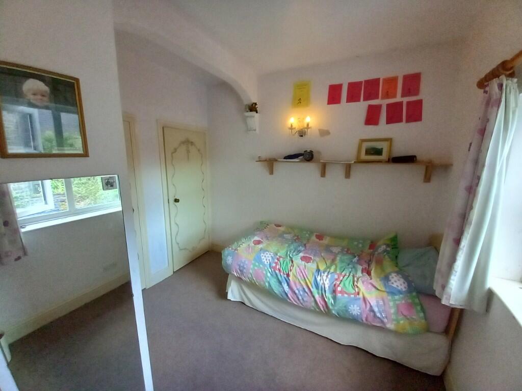 BEDROOM 5