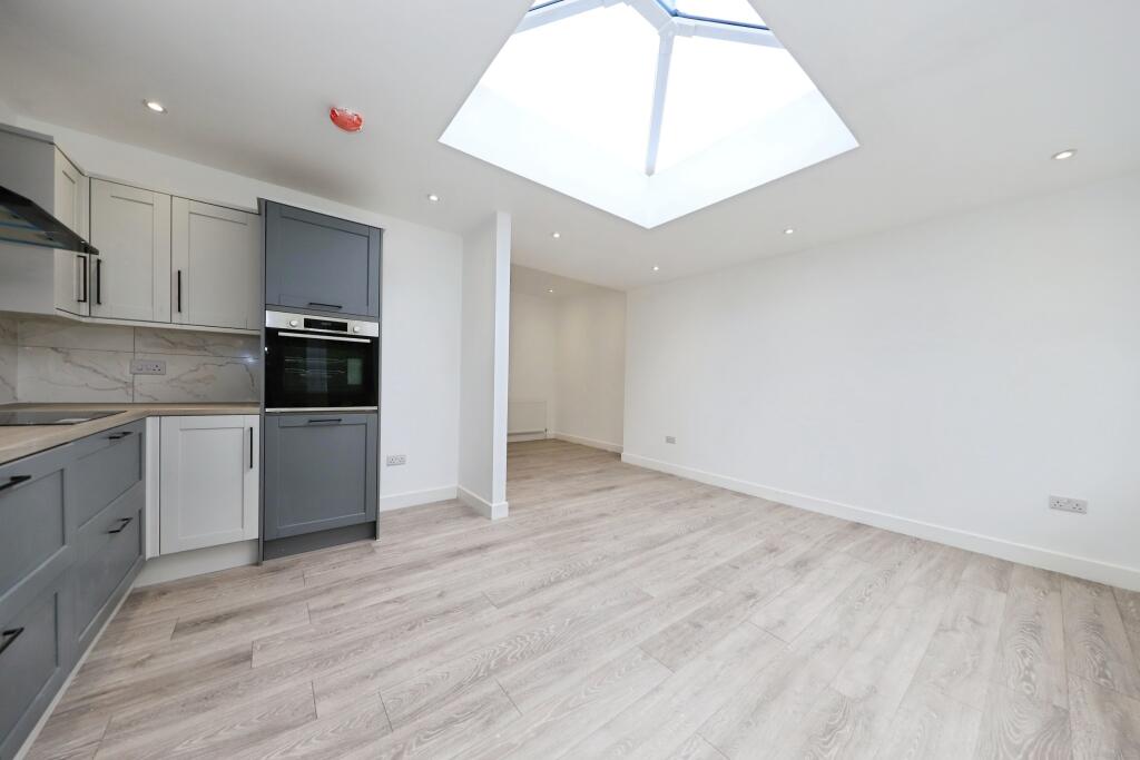 Lounge/ Kitchen