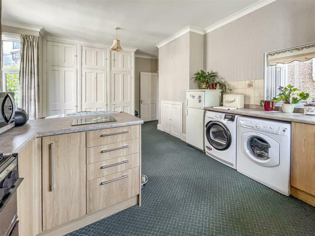 Kitchen Alt.jpg