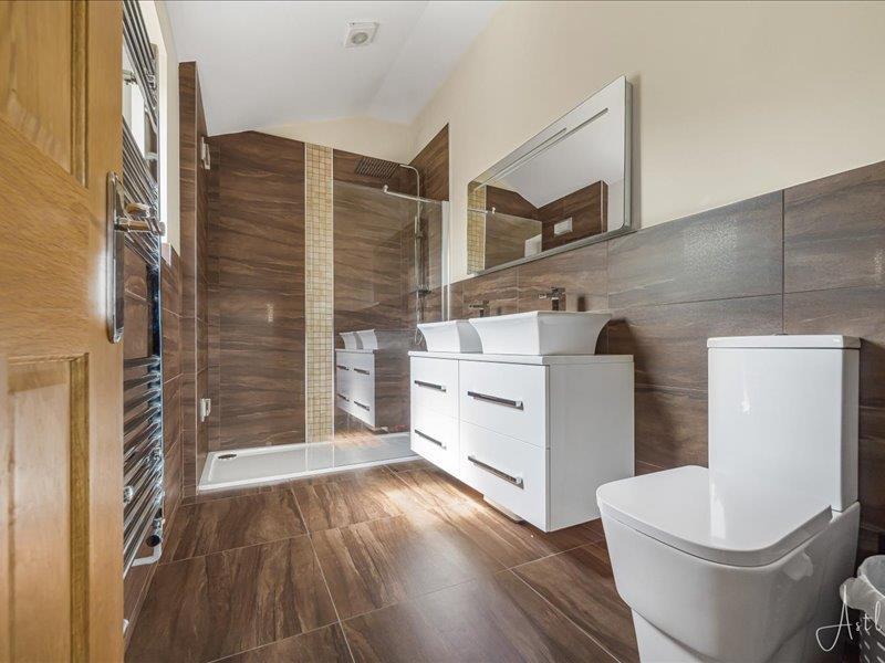 Ensuite shower room