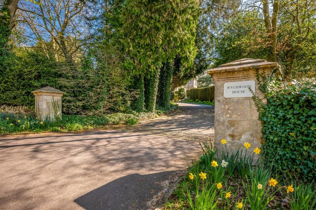 8 Wychwood House-16.jpg