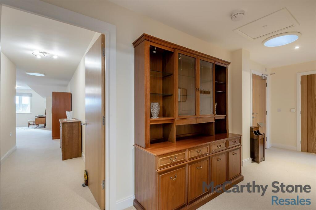 8672984-interior06.jpg