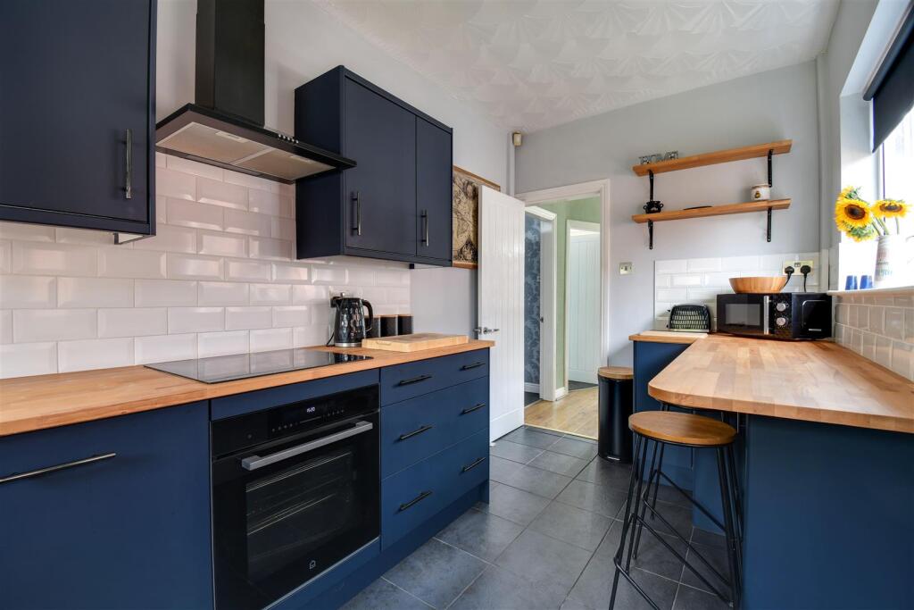 BREAKFAST KITCHEN