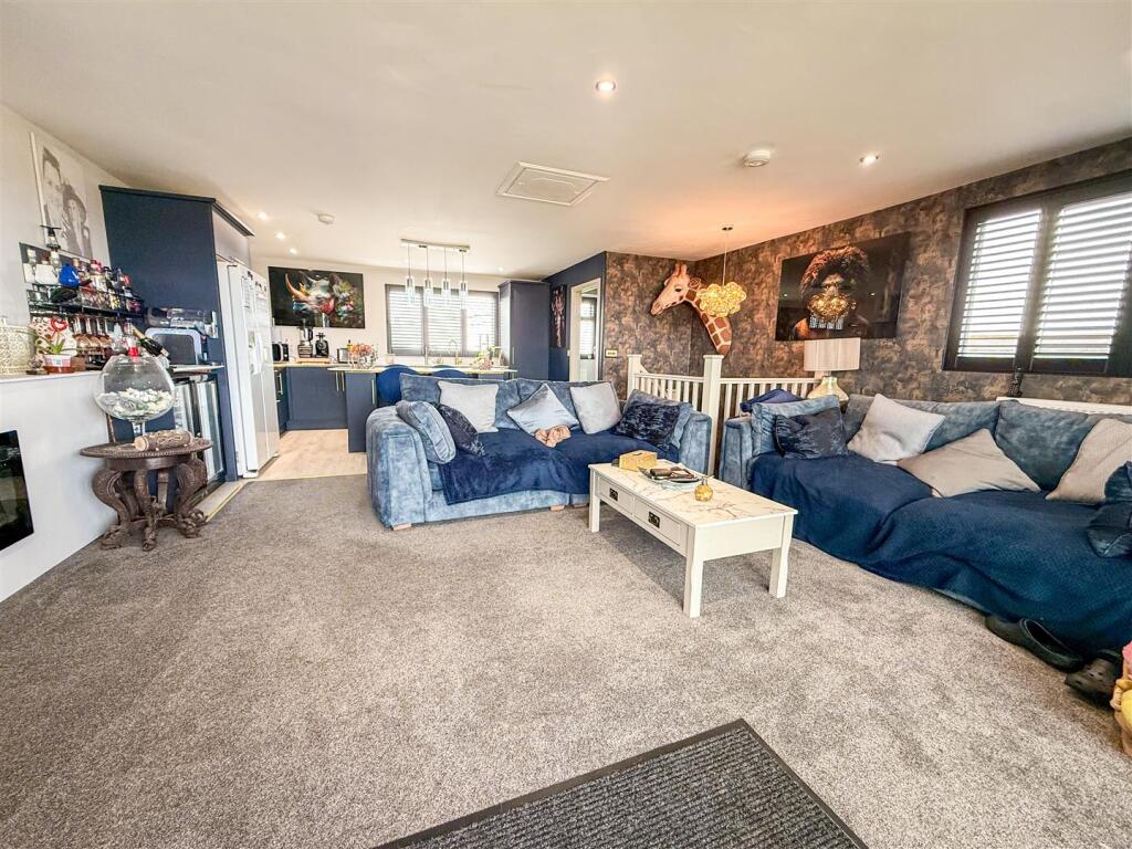 LOUNGE AREA / FAMILY ROOM