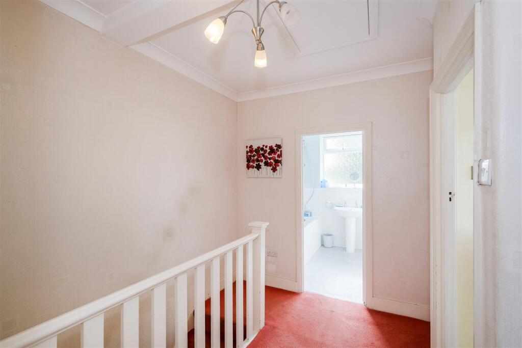 37 Knebworth Avenue-3.jpg