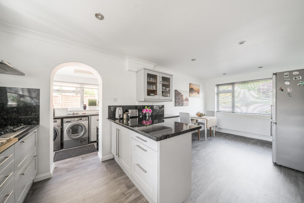 1299548-33-683066...