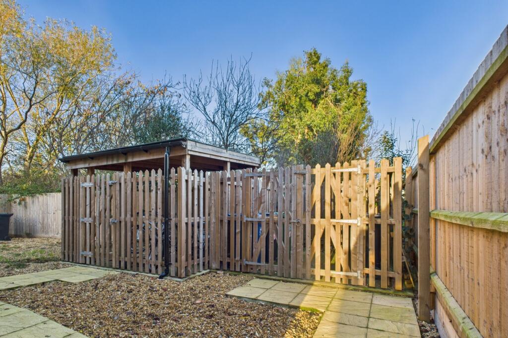 CAM02519G0-PR0362-STILL002