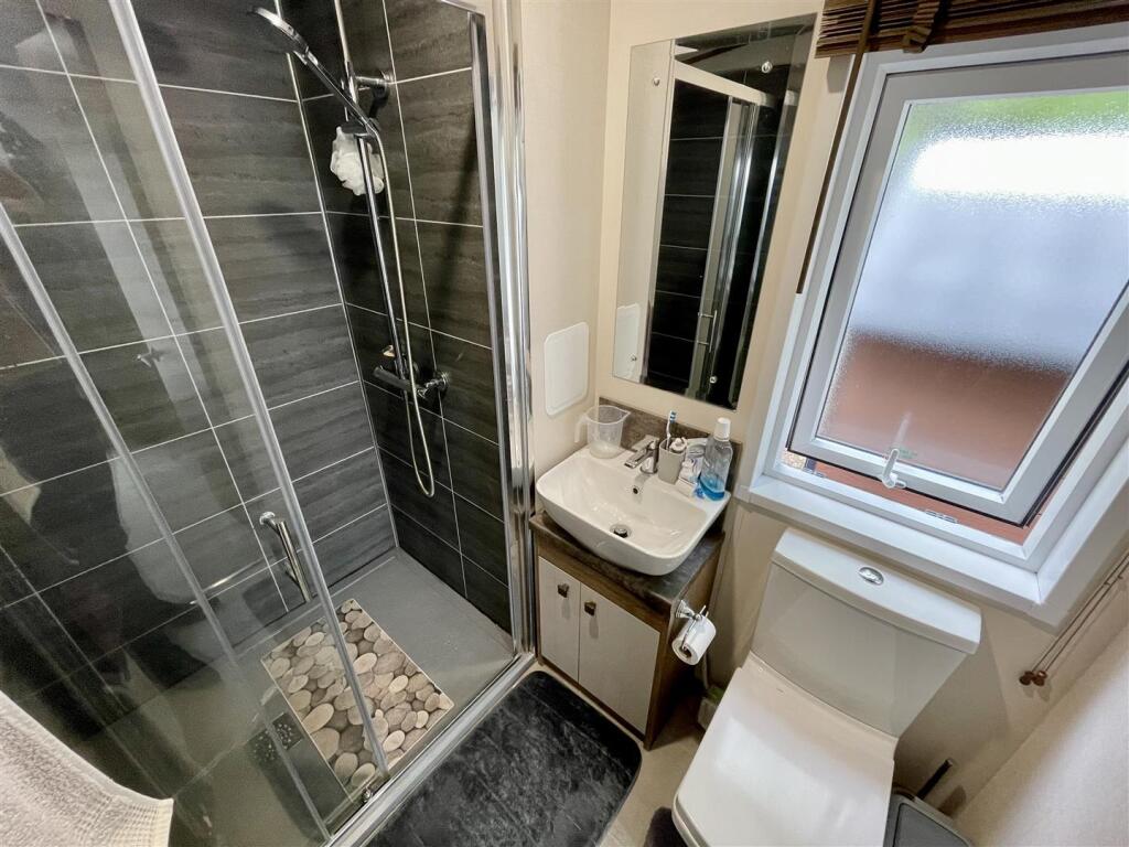 En-Suite Bathroom