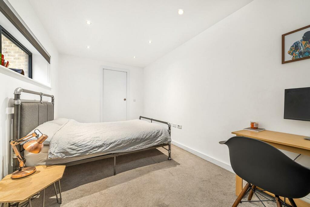 Bedroom (2).jpg