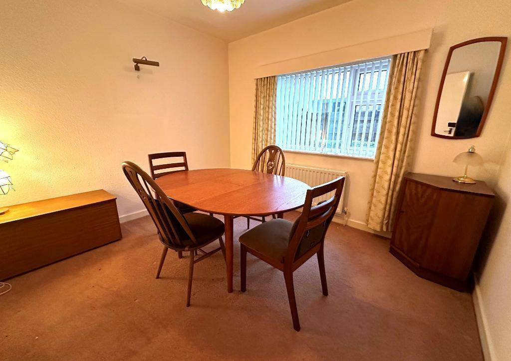 Bedroom 2/ Dining Room