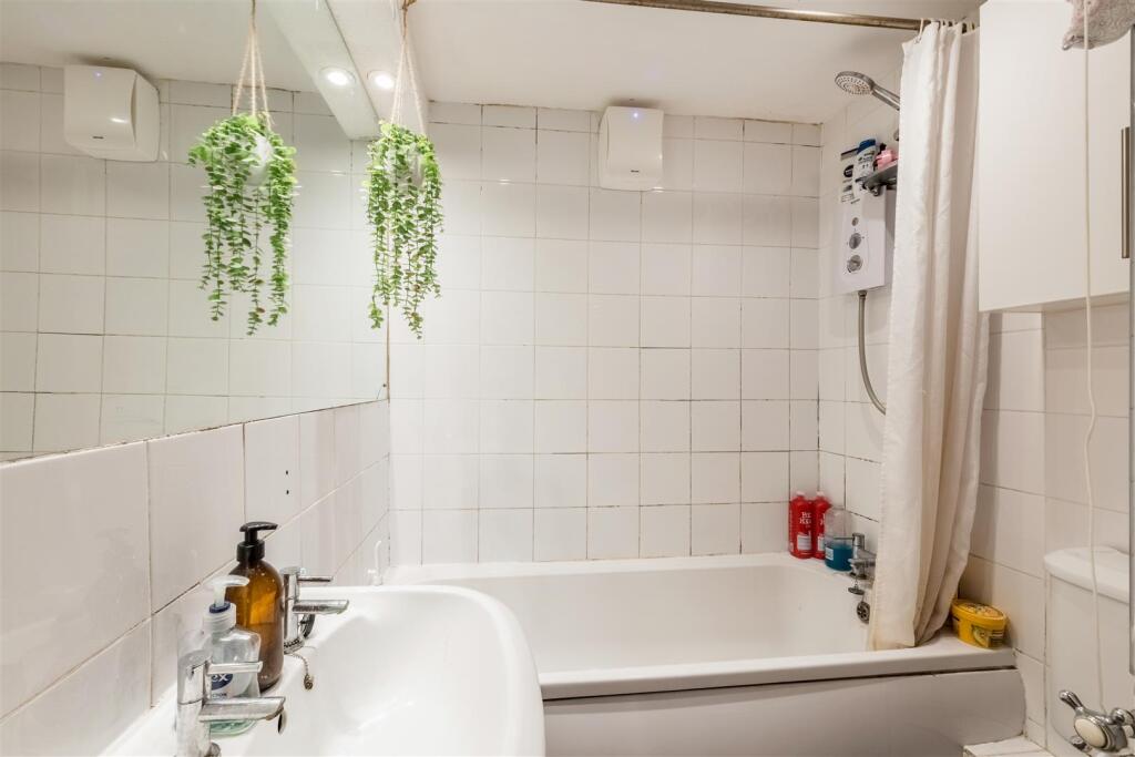 Flat 1, 73 Queens Park Road_10.jpg