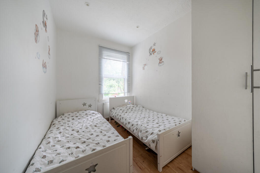 1329475-3-6883a01...