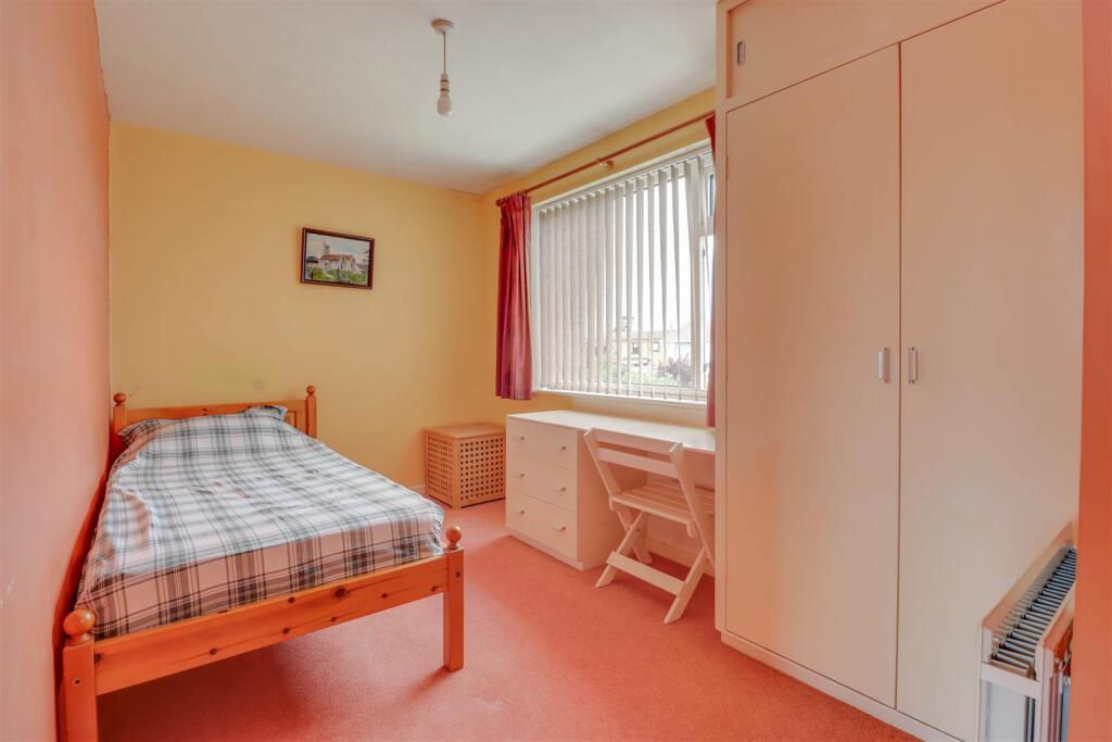 19 REEDS WAY INSIDE-4.jpg