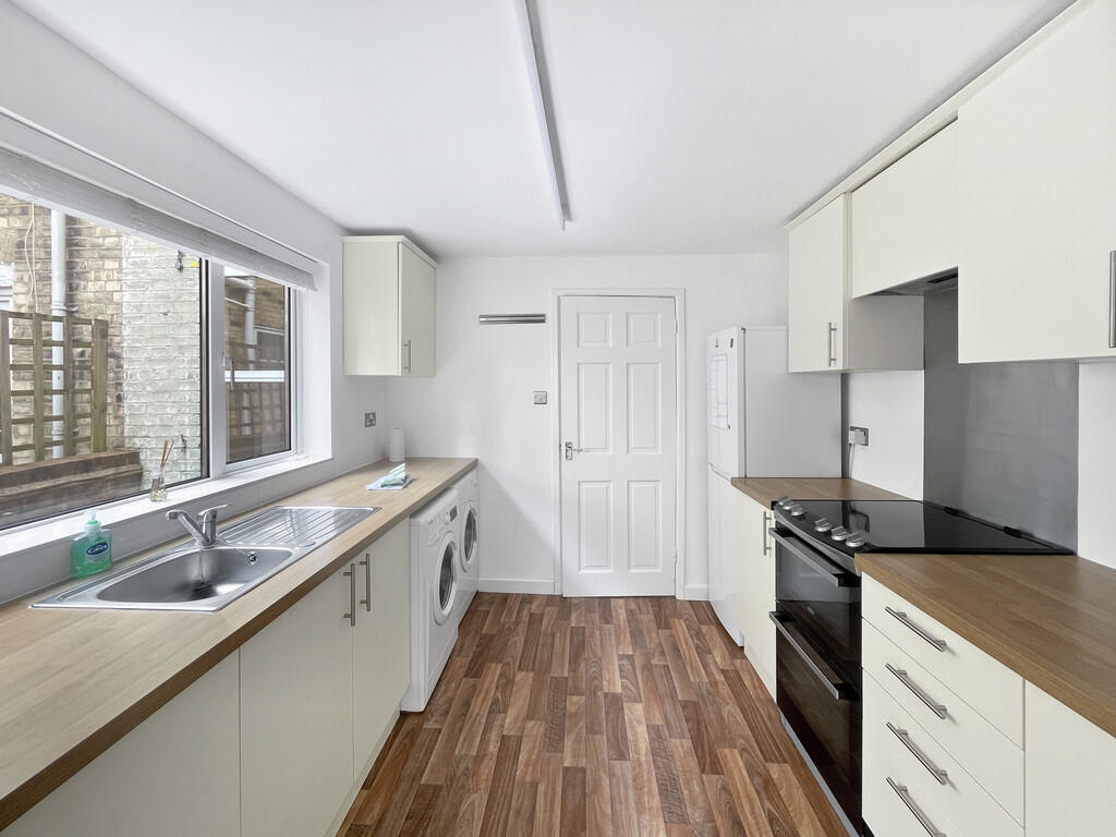 Kitchen (2)
