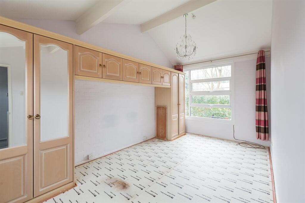 153 Knights Croft-HR14.jpg