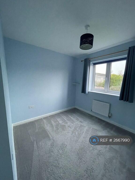 2nd Bedroom 