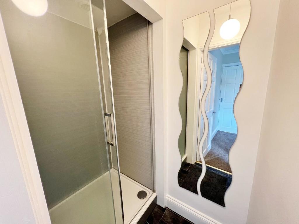 Shower Room.jpg