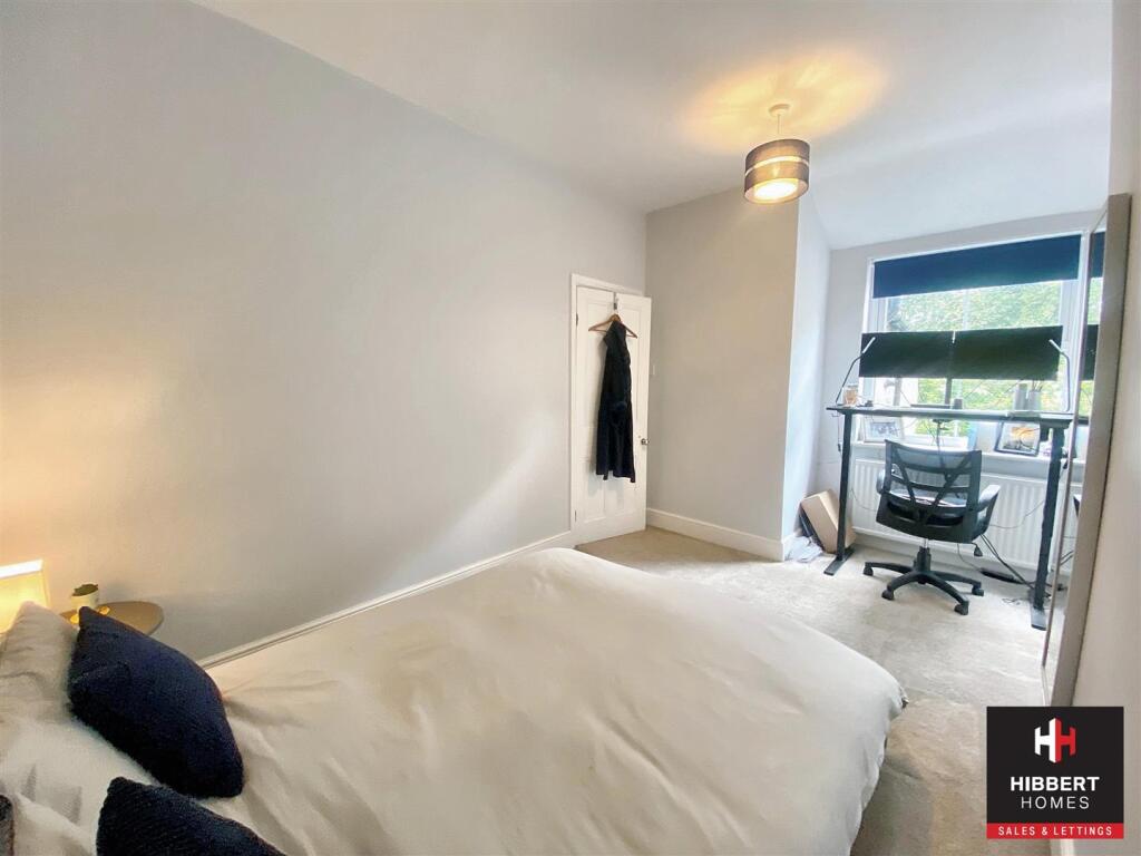 bed 2.2.jpg