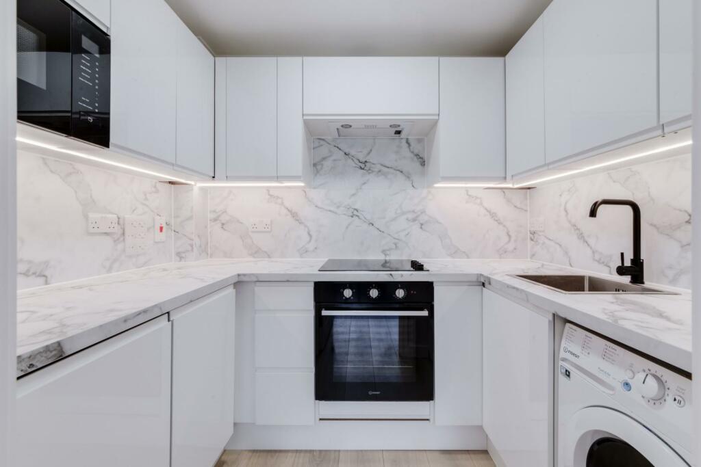 KITCHEN 1.jpg