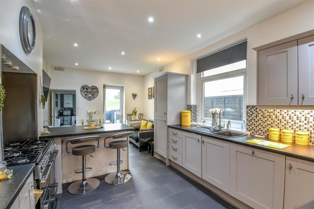 Kitchen &amp; Sitting Room