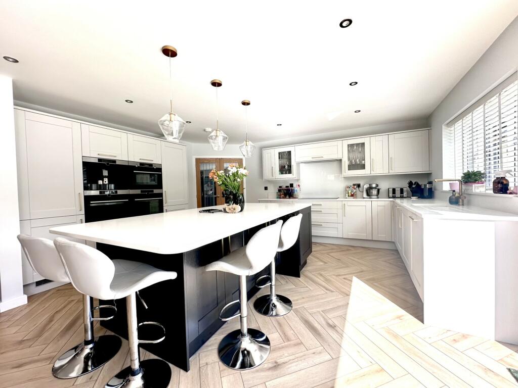Kitchen main