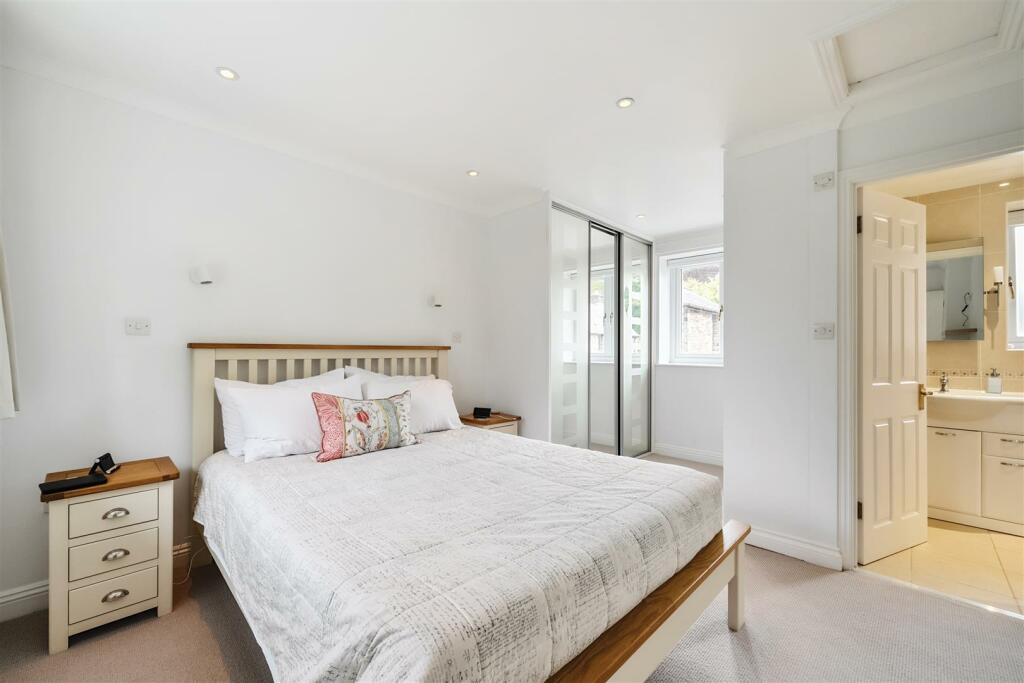 Bedroom1.jpg