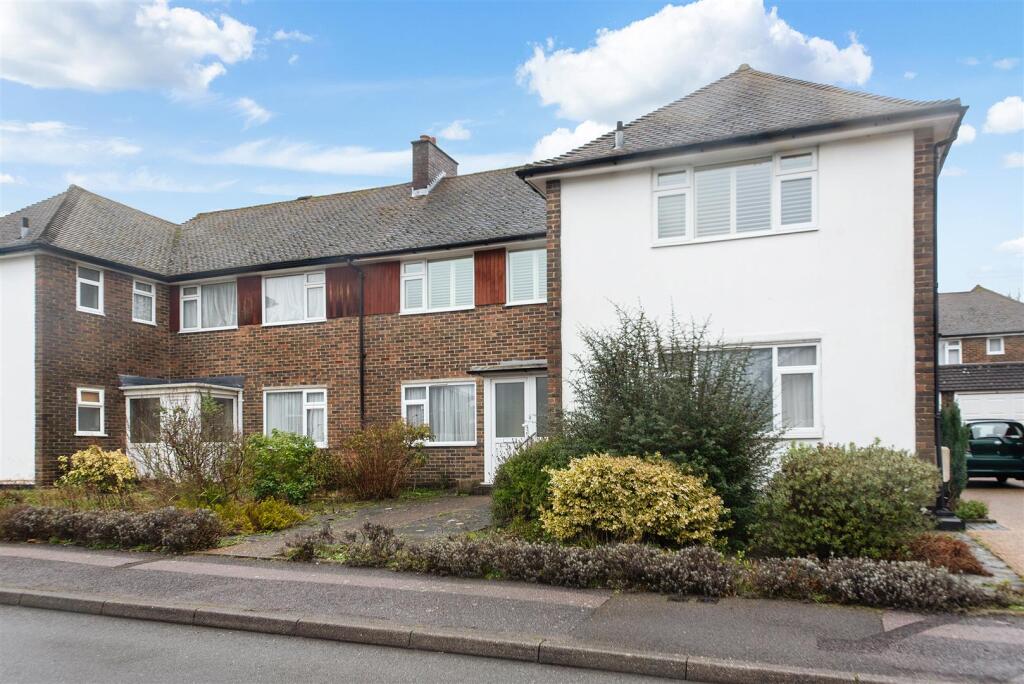 COURTLANDS CRESENT,37- (5).jpg