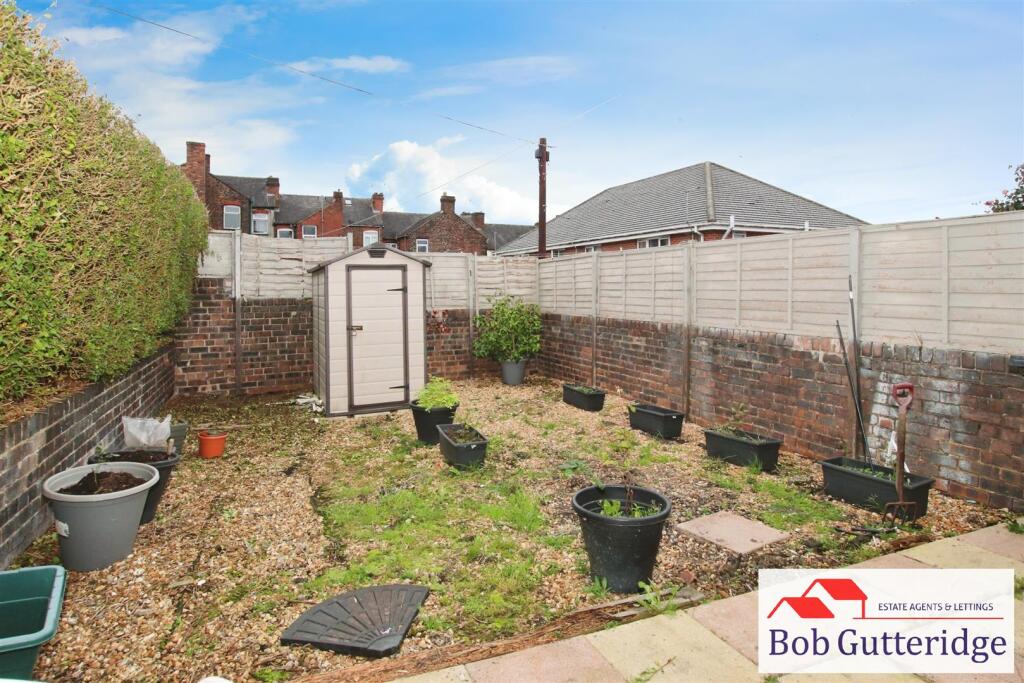 ENCLOSED REAR YARD