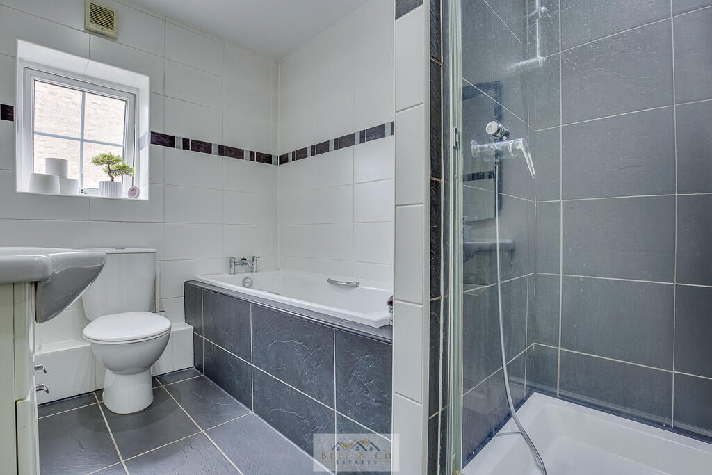 Bathroom 1.2