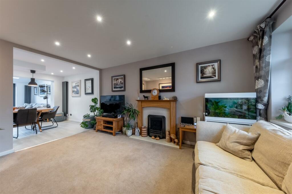 17 Kingfisher Grove-021.jpg