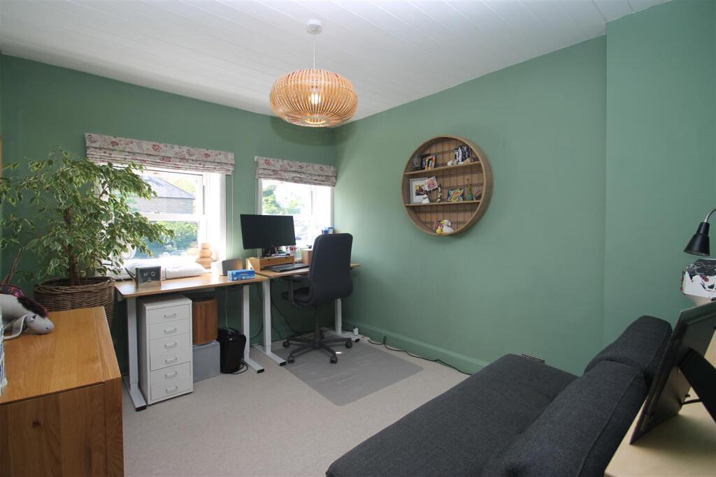 bedroom 3.JPG