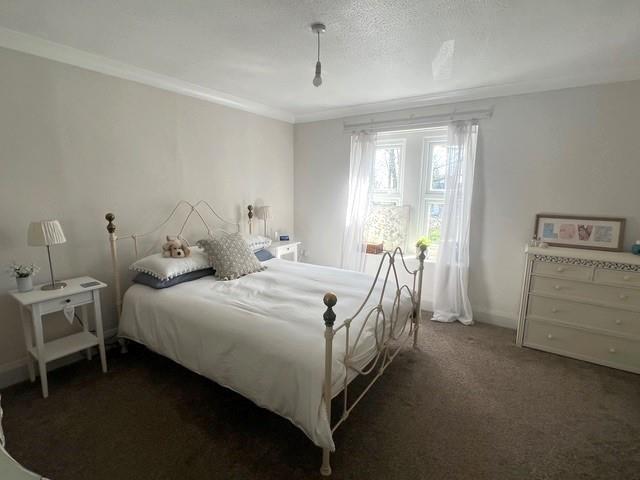 1. Front Bedroom (2).jpg