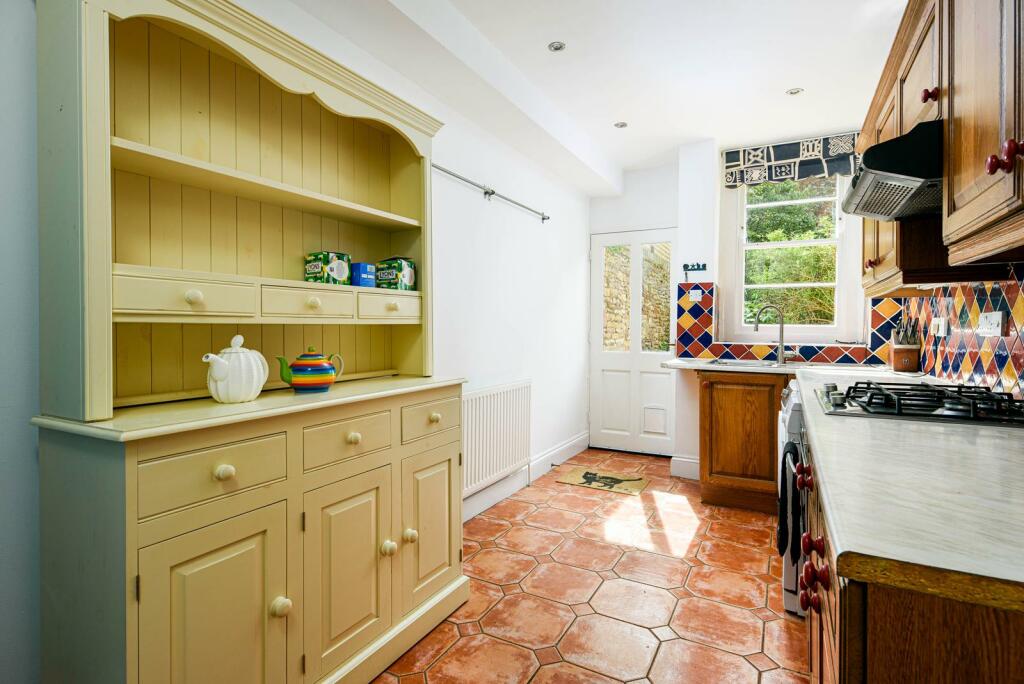 Kitchen_1.jpg