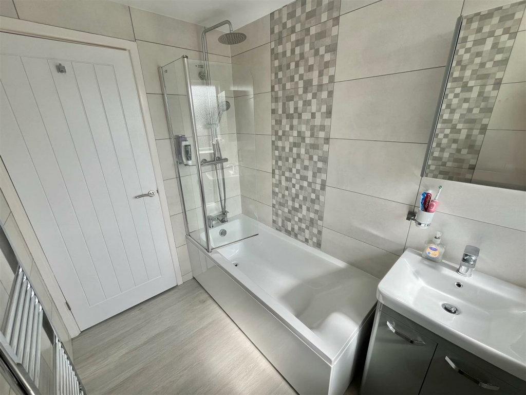 Bathroom Aspect 2