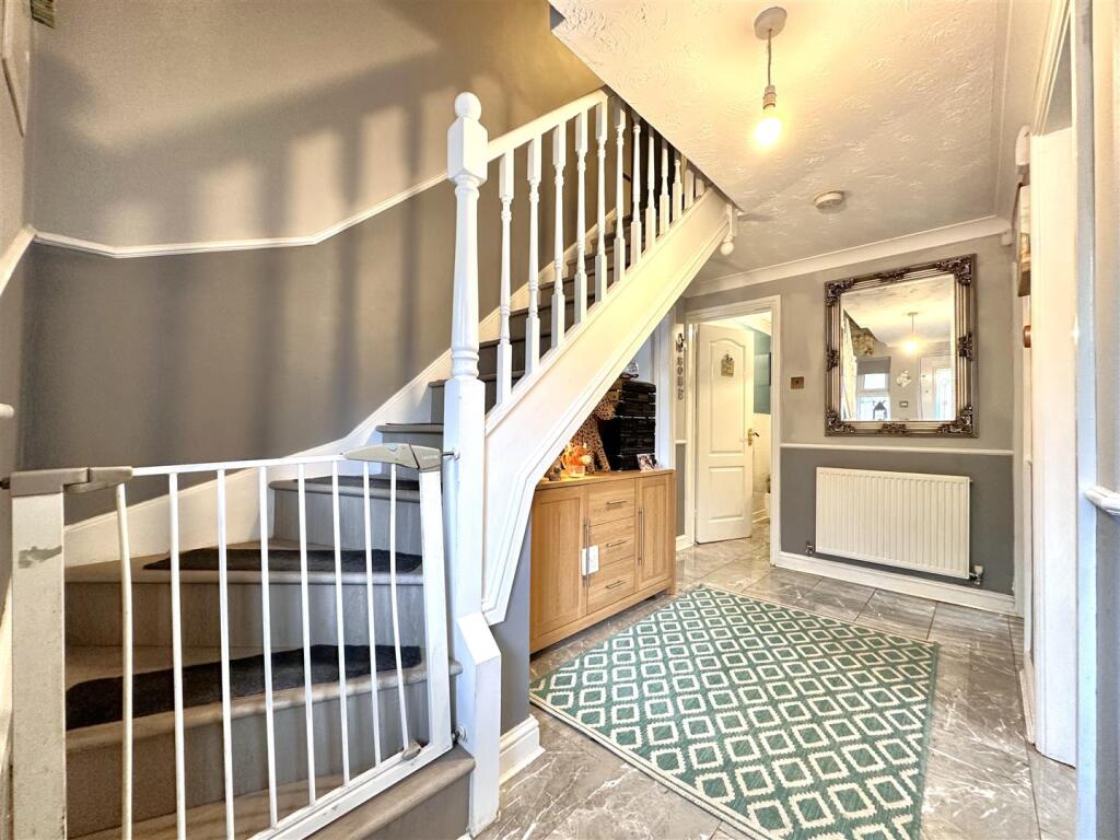 Entrance Hall 516