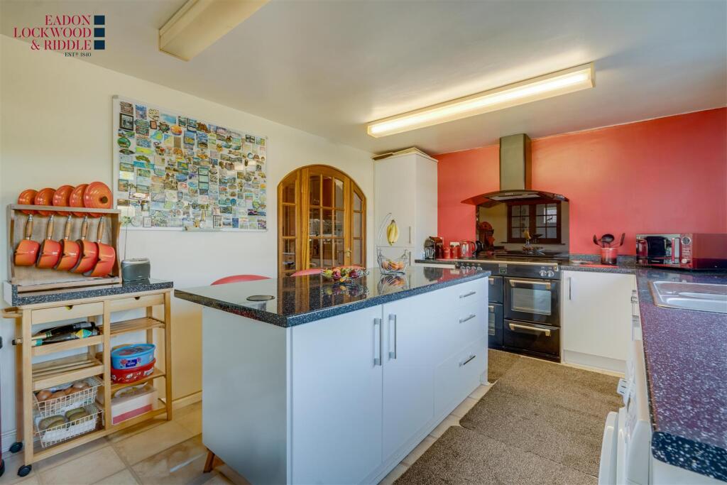 Kitchen_Breakfast Room