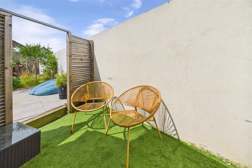 Annexe Courtyard