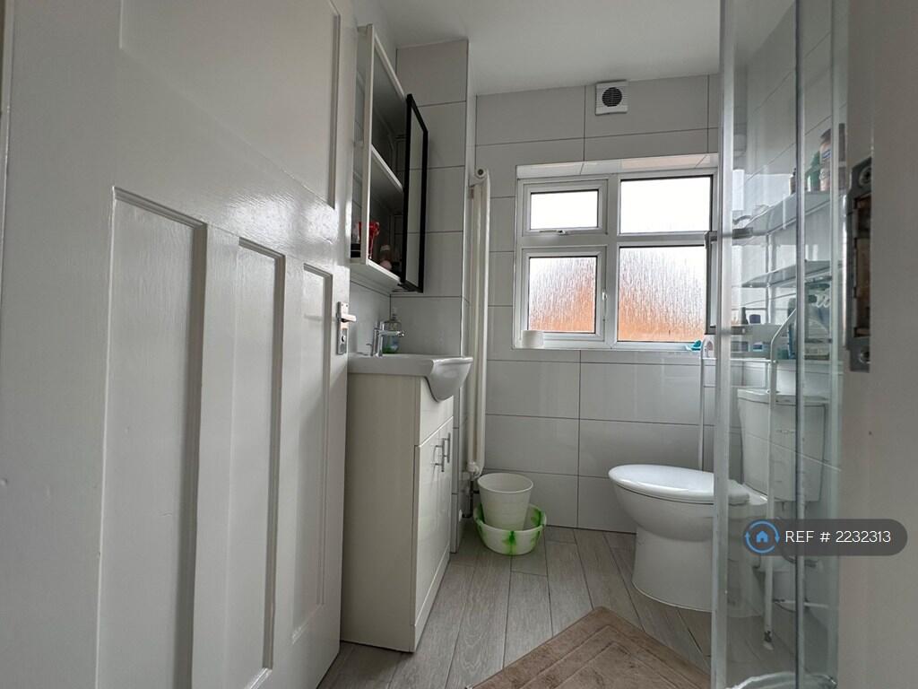 Shared Bathroom 