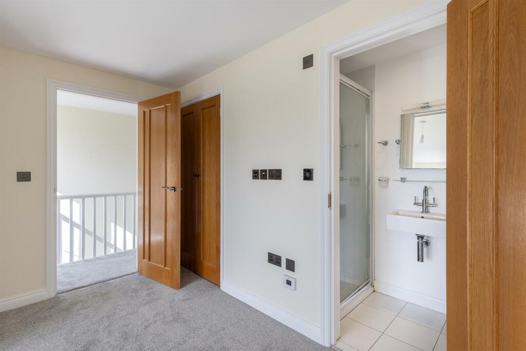 Bedrooom 1 /En-Suite