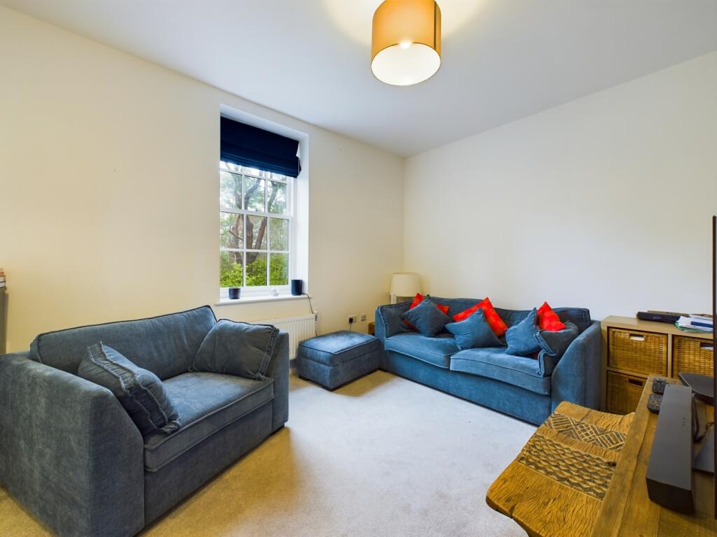 CAM03624G0-PR0103-STILL007