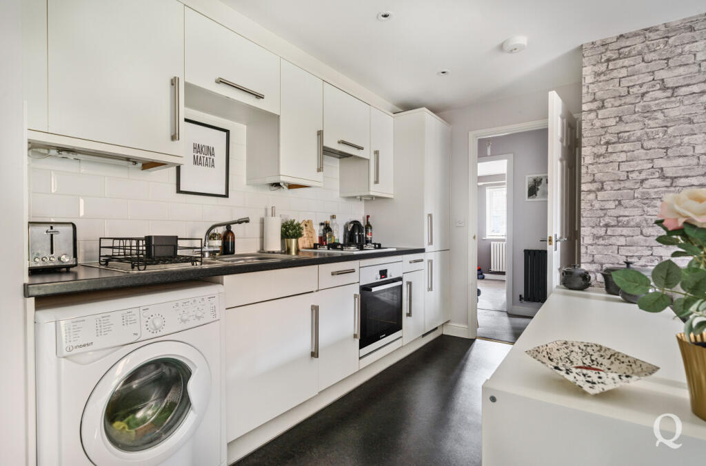 c7273fb8-b864-480...