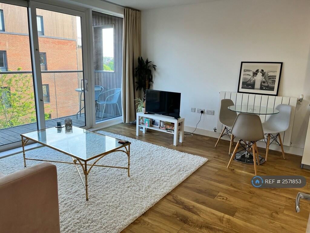 Beautiful Positioned Classy &amp; Tasteful Furniture